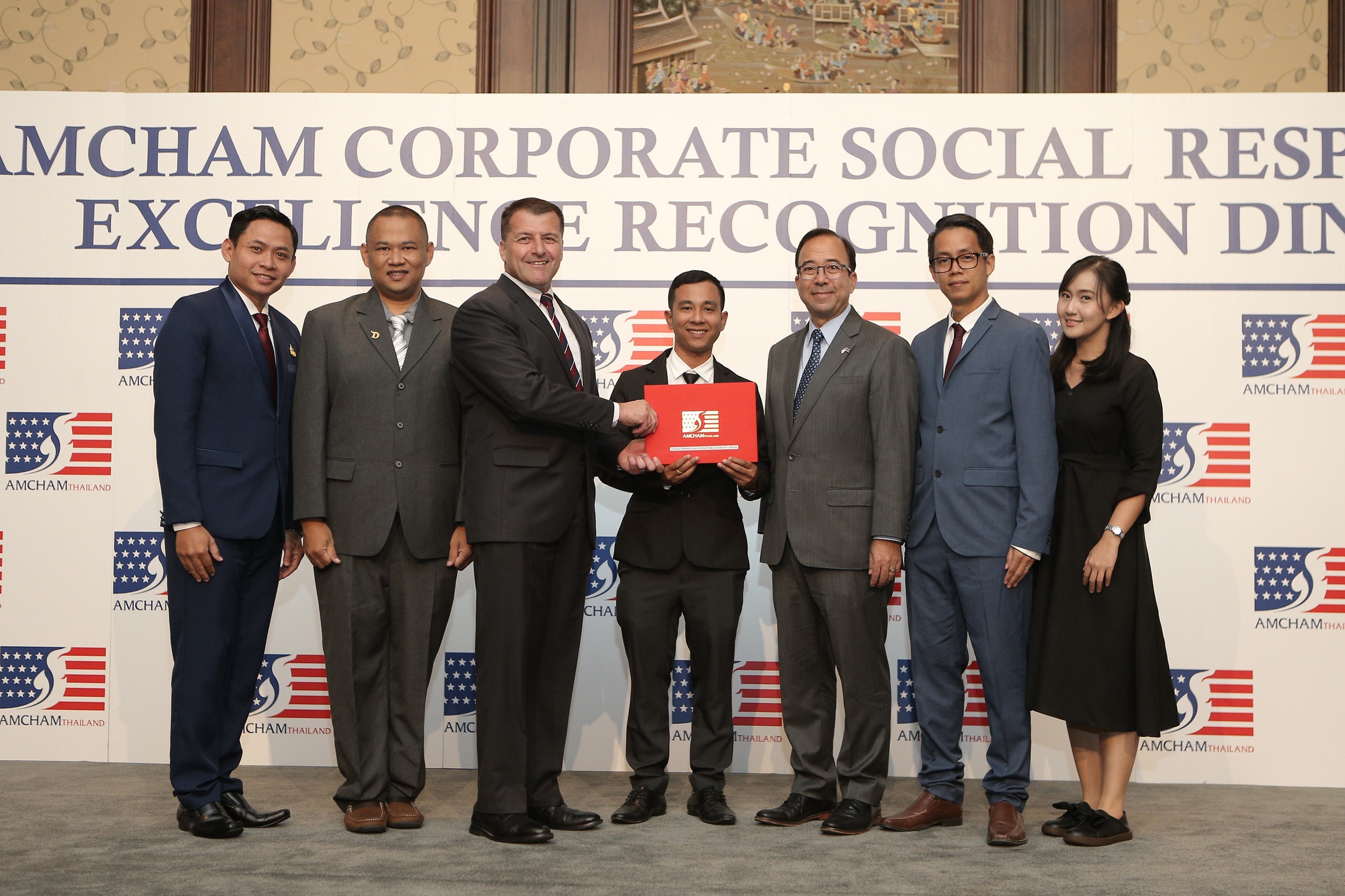 ลากูน่าภูเก็ตรับรางวัลเกียรติยศด้าน CSR ระดับเหรียญทองโดยหอการค้าอเมริกันในประเทศไทย